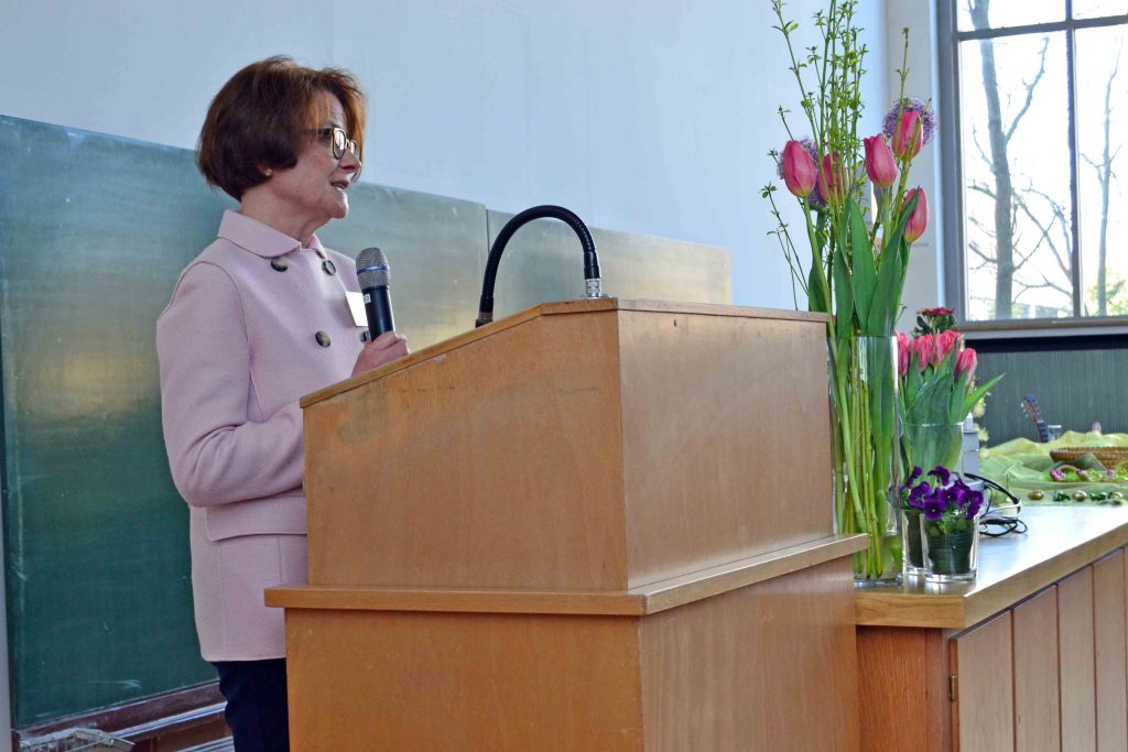 Die Abteilungsleiterin Frau Dr. Mullor-Heymann bei der Eröffnung des Spanisch Symposiums 2017